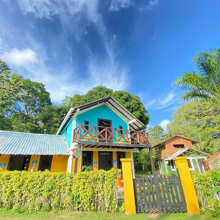 Hostal Portal Del Sol Capurgana Ngoại thất bức ảnh