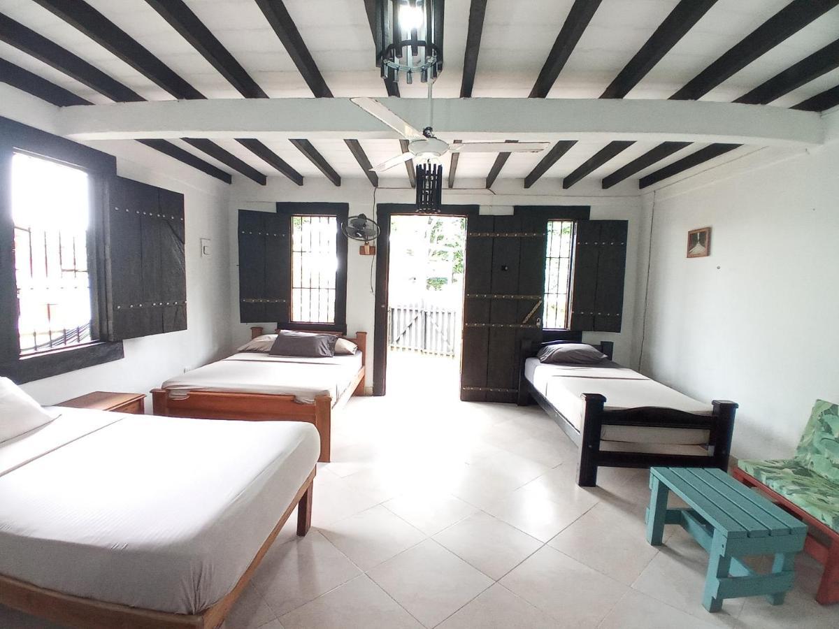 Hostal Portal Del Sol Capurgana Ngoại thất bức ảnh